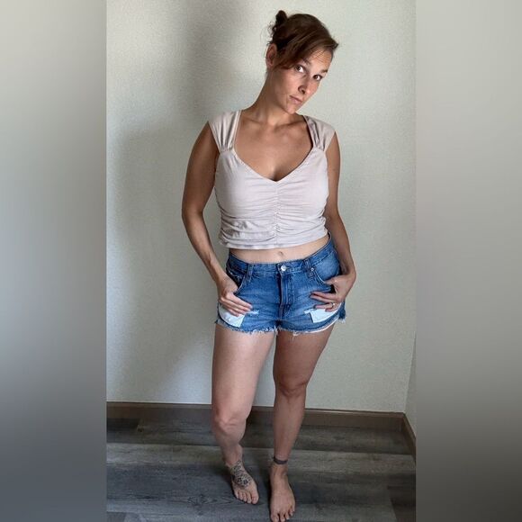 Hollister V Neck Crop Top Taupe Tan XL Cotton Minimalist - Picture 3 of 10